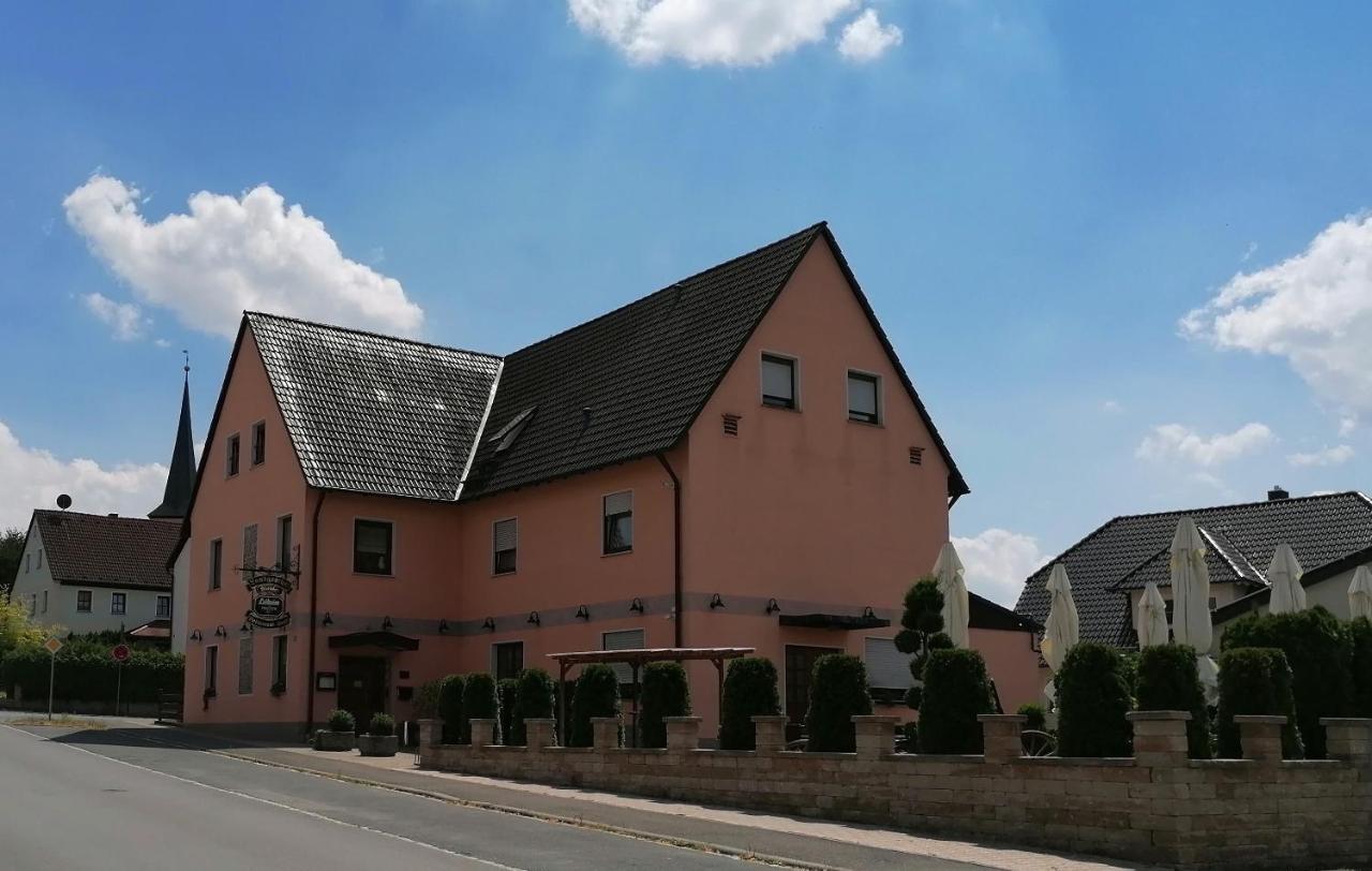 Landgasthof Niebler Adelsdorf Exterior photo