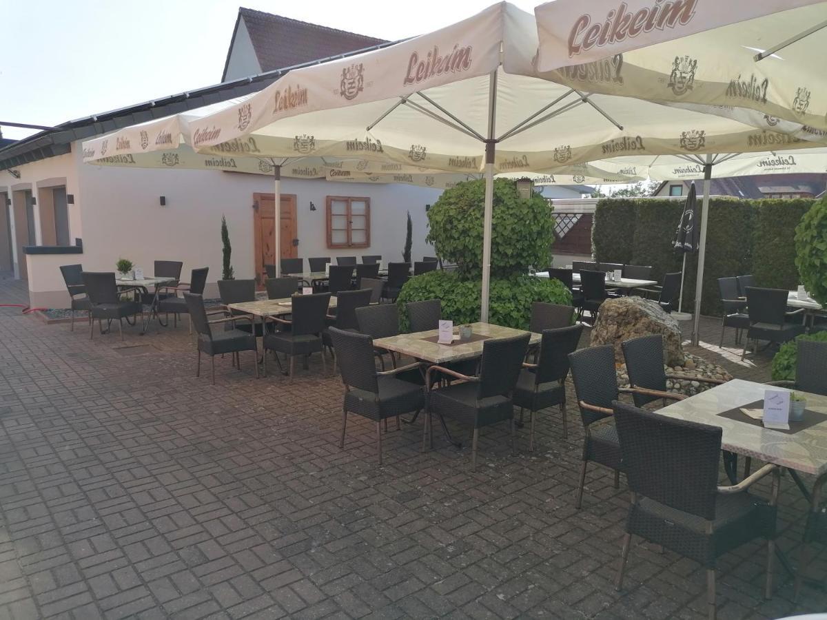 Landgasthof Niebler Adelsdorf Exterior photo